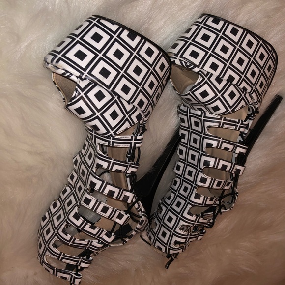 6” Platform Heels - Picture 3 of 3